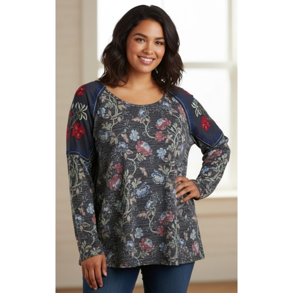 Hannah Floral Embroidered sleeve top Blue Size 1X